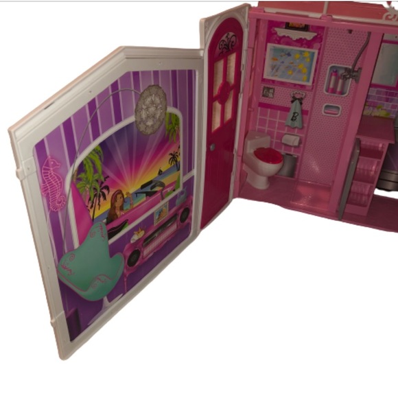 Portable Barbie Glam Vacation House, playset 2010 - Picture 10 of 15